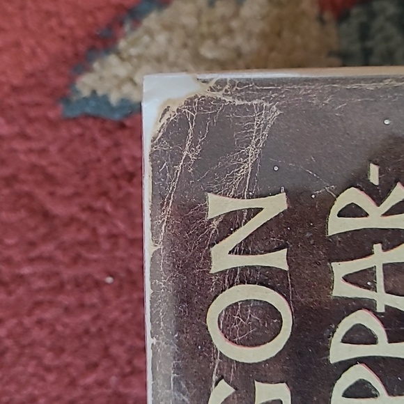 A DRAGON APPARENT TRAVELS IN INDO-CHINA BY NORMAN LEWIS - Picture 12 of 16